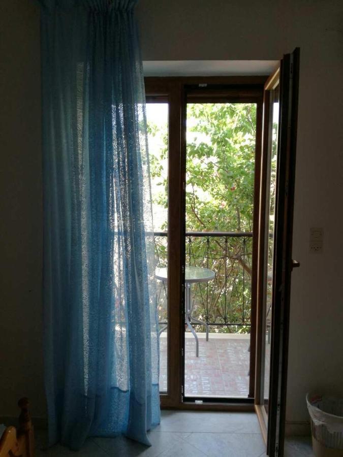 Μαχη Ενοικιαζόμενα Δωμάτια Мітімна Екстер'єр фото