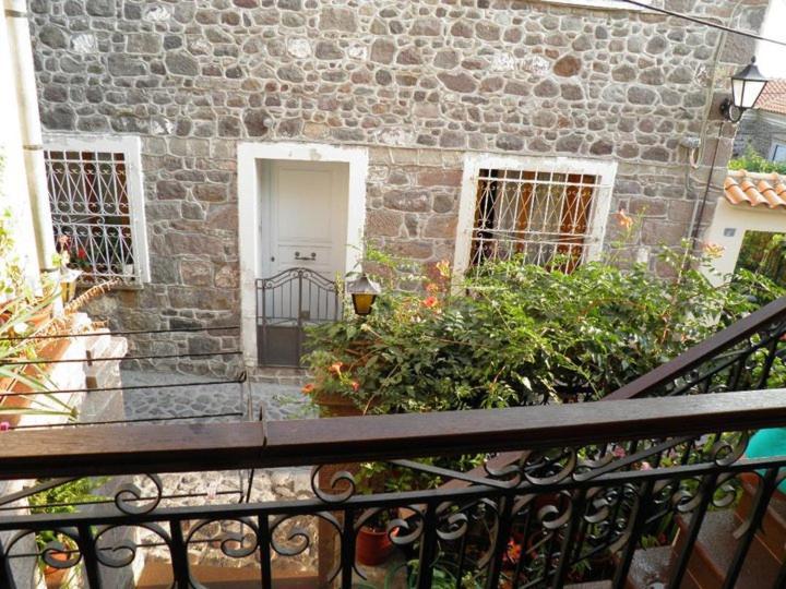 Μαχη Ενοικιαζόμενα Δωμάτια Мітімна Екстер'єр фото